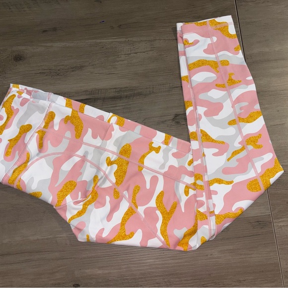 Feed Me Fight Me: FMFM pink camo leggings. Size Medium - Picture 11 of 13